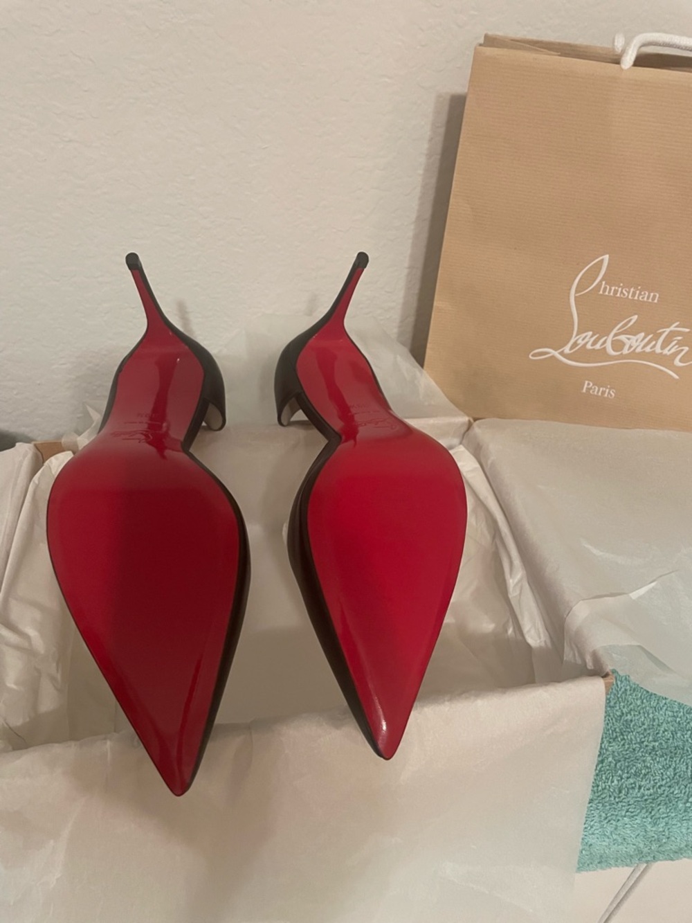 Christian Louboutin - Picture 5 of 14
